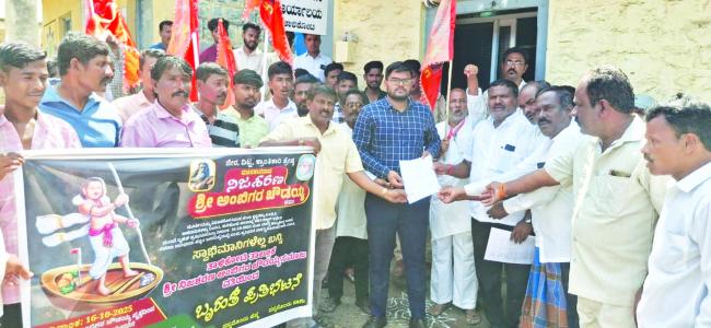 ಮೂರ್ತಿ ವಿರೂಪ ಗೊಳಿಸಿದ ಕುಕೃತ್ಯ ಖಂಡಿಸಿ ಬೃಹತ್ ಪ್ರತಿಭಟನೆ  