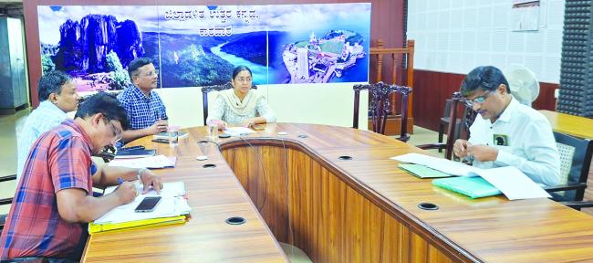 ಮೆಕ್ಕೆಜೋಳ ಖರೀದಿ ಕೇಂದ್ರ ತೆರೆಯಲು ಇಂದೇ ಪ್ರಸ್ತಾವನೆ ಸಲ್ಲಿಸಿ: ಜಿಲ್ಲಾಧಿಕಾರಿ 