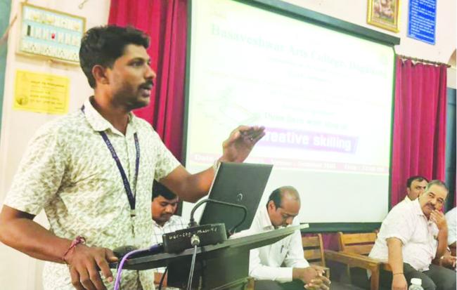 ಪದವಿಯಿಂದಲ್ಲ ಕೌಶಲ್ಯದಿಂದ ಉದ್ಯೋಗ ಸೃಷ್ಟಿ : ರಾಠೋಡ್ 