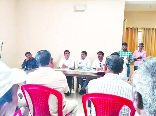 ಕನ್ನಡ ರಾಜ್ಯೋತ್ಸವ ವಿಜೃಂಭಣೆ ಆಚರಣೆಗೆ ಸಿದ್ಧತೆ ಮಾಡಿಕೊಳ್ಳಿ: ತಹಸೀಲ್ದಾರ್ ಪ್ರಕಾಶ ಸಿಂದಗಿ  