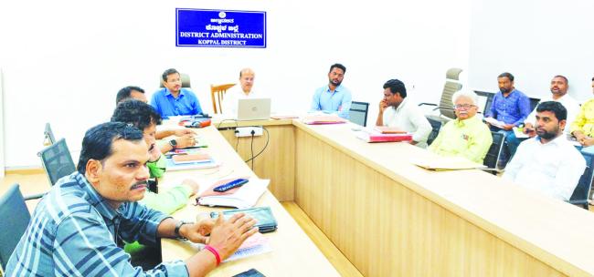  ದೀಪಾವಳಿಯಲ್ಲಿ ಅಹಿತಕರ ಘಟನೆಗಳು ನಡೆಯದಂತೆ ಅಧಿಕಾರಿಗಳು ನೋಡಿಕೊಳ್ಳಬೇಕು: ಜಿಲ್ಲಾಧಿಕಾರಿ ಡಾ. ಸುರೇಶ ಬಿ. ಇಟ್ನಾಳ 