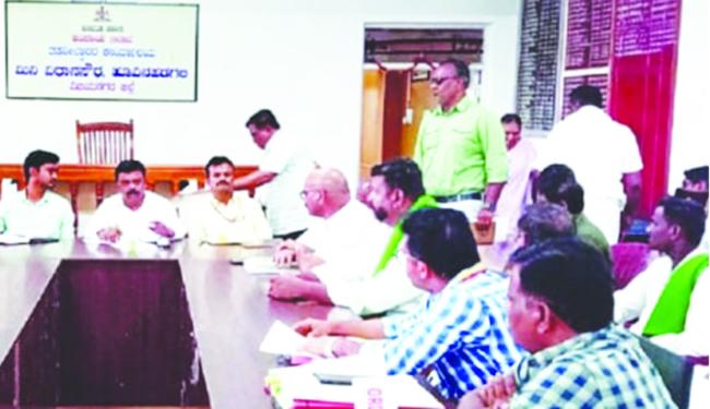 ಕಬ್ಬು ಕಟಾವು ಸಾಗಣೆ ವೆಚ್ಚ ಬಿಟ್ಟು ಟನ್ ಗೆ  3,100 ಬೇಡಿಕೆ