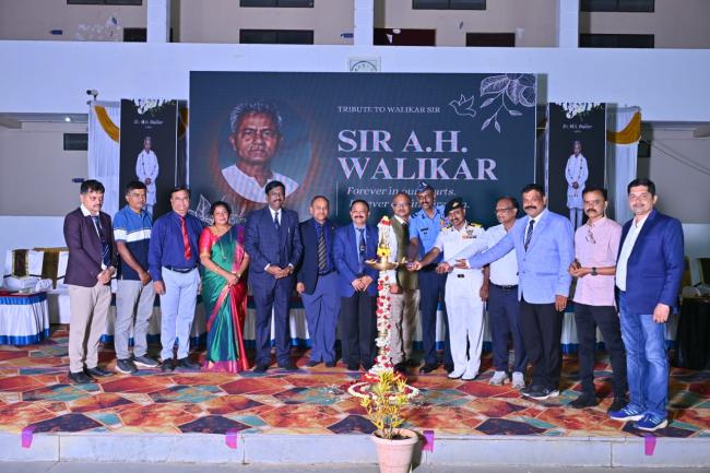  ಭವಿಷ್ಯತ್ತಿನ ನಾಯಕರಾದ ವಿದ್ಯಾರ್ಥಿಗಳ ಬಾಳು ಬೆಳಕನ್ನು ಕಾಣಬೇಕಾದರೆ ಶಿಕ್ಷಕರ ಮಾರ್ಗದರ್ಶನ ಅತ್ಯಂತ ಅವಶ್ಯಕ