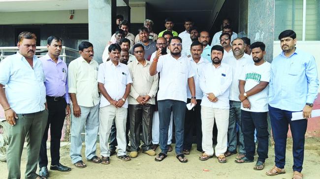 ಶಿಗ್ಗಾವಿ ತಾಲೂಕಿನ ವಾಲ್ಮೀಕಿ ನಾಯಕ ಸಮುದಾಯದ ಮುಖಂಡರು ಕಾನೂನು ಕ್ರಮ 