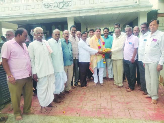 ರೈತರು, ಪಿಕೆಪಿಎಸ್ ಸದಸ್ಯರ, ಪಧಾಧಿಕಾರಿಗಳ ಸಹಕಾರದಿಂದ ನಾನು ಬೆಳೆದಿದ್ದೇನೆ :ಮಹಾಂತೇಶ ದೊಡ್ಡಗೌಡರ  