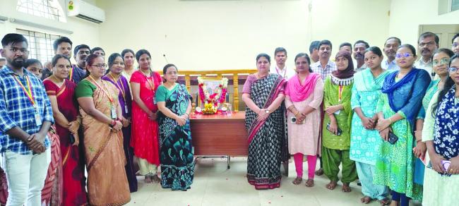 ಕಿತ್ತೂರು ರಾಣಿ ಚೆನ್ನಮ್ಮರ ಧೈರ್ಯ, ಸಾಹಸ ಇಂದಿನ ಮಹಿಳೆಯರಿಗೆ ಆದರ್ಶಪ್ರಾಯ. 