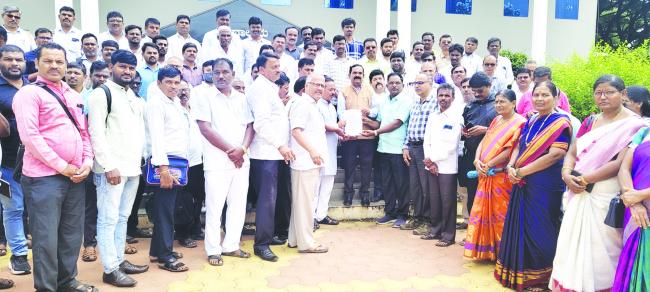  ಸರ್ಕಾರಿ ಕಾಲೇಜುಗಳ ಶೈಕ್ಷಣಿಕ ಸ್ಥಿತಿಗತಿ: ಸುತ್ತೋಲೆ ಹಿಂಪಡೆಯಲು ಒತ್ತಾಯ 