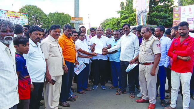 ವಾಲ್ಮೀಕಿ ಸಮುದಾಯದ ಕುರಿತು ಮಾಜಿ ಸಂಸದ ರಮೇಶ ಕತ್ತಿ ಅವಹೇಳನಕಾರಿ ಹೇಳಿಕೆ 