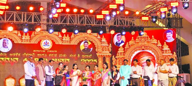 ಚನ್ನಮ್ಮನ ಇತಿಹಾಸ ಯುವ ಪೀಳಿಗೆಗೆ ತಿಳಿಸುವುದು ನಮ್ಮೆಲ್ಲರ ಜವಾಬ್ದಾರಿ   