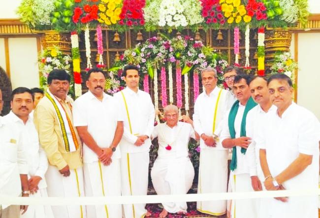 ಪೂಜ್ಯರಿಗೆ 58ನೇ ಪಟ್ಟಾಭಿಷೇಕದ ನಿಮಿತ್ತ ಶುಭಕೋರಿದ ಜೆ.ಎಸ್‌.ಎಸ್ ಸಿಬ್ಬಂದಿ 