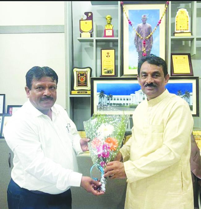 ಎಂ.ಆರ್‌. ಪಾಟೀಲ್ ಅವರಿಗೆ ಶುಭಾಶಯ ಕೋರಿದ ಹೊರಕೇರಿ 