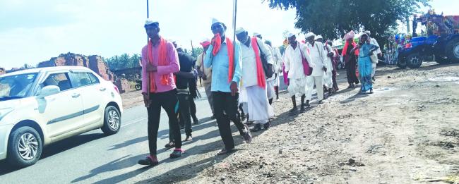  ಧಾರವಾಡ ಜಿಲ್ಲೆಯ ಕಲಘಟಗಿ ತಾಲೂಕಿನ ಬಿಳಿಕೊಪ್ಪದ ಸಂತ ಮಾರುತಿ ವಿಠಲ ರುಕ್ಮಿಣಿ ದರ್ಶನಕ್ಕೆ  ದಿಂಡಿ