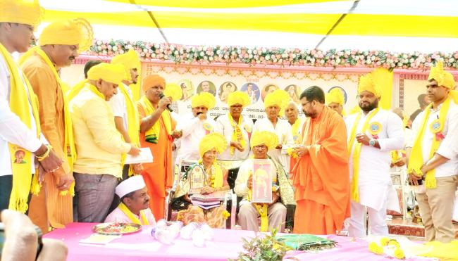 ಹಾರೂಗೇರಿಯಲ್ಲಿ ಕ್ರಾಂತೀವೀರ ಸಂಗೋಳ್ಳಿ ರಾಯಣ್ಣ ಕಂಚಿನ ಮೂರ್ತಿ ಪ್ರತಿಷ್ಠಾಪನೆ 