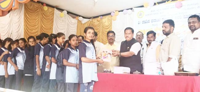 ಸಾಮಾಜಿಕ ಸೇವೆ ಮಾಡುವ ಜನ್ಮದಿನಾಚರಣೆಯಲ್ಲಿ ಸಾರ್ಥಕತೆ: ಮಾದಮ್ಮನವರ