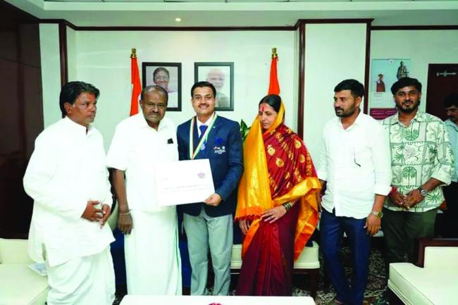 ಸಂಜಯಕುಮಾರ ಬಿರಾದಾರಗೆ ಸನ್ಮಾನ 