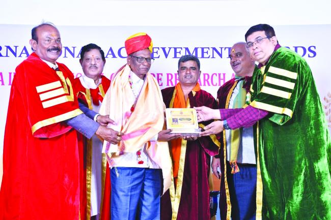 ಡಾಕ್ಟರೇಟ್ ಮತ್ತು ನಿತ್ಯೋತ್ಸವ ಕನ್ನಡ ಸಿರಿ ಪ್ರಶಸ್ತಿ ಸನ್ಮಾನ 