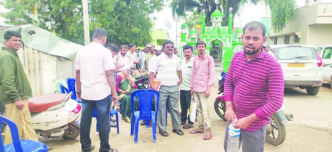 ಇಟಗಿ ಗ್ರಾಮದಲ್ಲಿ ನಡೆದ ಸರ್ವೆ ಕಾರ್ಯ : ಚಕ್ಕುಬಂದಿ ಅಳತೆಯಲ್ಲಿ ವ್ಯತ್ಯಾಸ