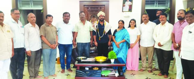 ಉದ್ಯಮಿ ಷಣ್ಮುಖ ನಿಜಗುಣಿ ಅವರ ನಿವಾಸಕ್ಕೆ ಕೀರ್ತಿ ಗಣೇಶ ಭೇಟಿ 