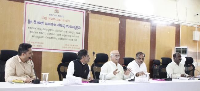 ಜನರ ಅಪೇಕ್ಷೆಯಂತೆ ಕೆಲಸವಾಗಬೇಕು - ಬೇಡಿಕೆ ಕೆಲಸಗಳಿಗೆ ಆದ್ಯತೆ ನೀಡಲು ಸೂಚನೆ 