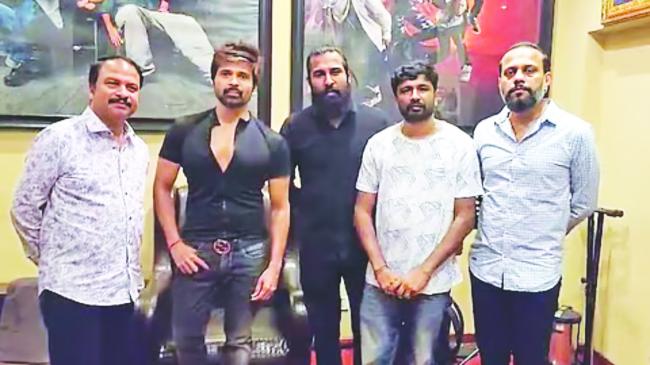 ಹಿಮೇಶ್ ರೇಷಮ್ಮಿಯಾ ಕನ್ನಡ ಚಿತ್ರರಂಗಲ್ಲೂ  ಧ್ವನಿ 