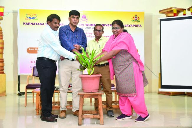 ಮಹಿಳಾ ಸಬಲೀಕರಣವೇ ಸಮೃದ್ಧ ರಾಷ್ಟ್ರದ ಅಡಿಪಾಯ - ಪ್ರೊ. ಬಿ.ಎಲ್‌. ಲಕ್ಕಣ್ಣವರ 