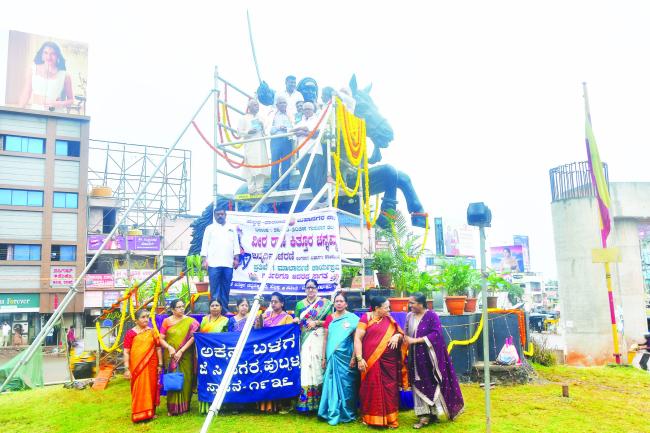 ಕಿತ್ತೂರ ಚನ್ನಮ್ಮ 201ನೇ ವಿಜಯೋತ್ಸವ :ರಮೇಶ ಪಾಟೀಲರಿಗೆ ಸನ್ಮಾನ 