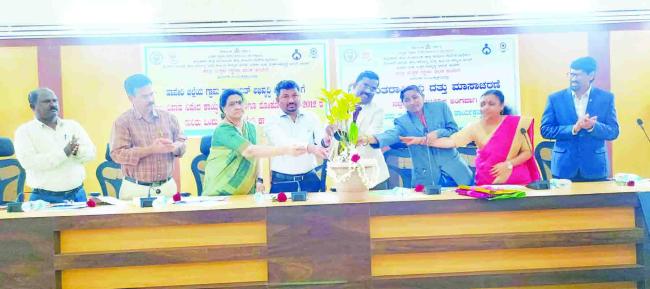 ಬಾಲ್ಯವಿವಾಹ ನಿಷೇಧ ಮತ್ತು ಪೊಕ್ಸೋ ಕಾಯ್ದೆಗಳ ಪರಿಣಾಮಕಾರಿ ಅನುಷ್ಠಾನಕ್ಕೆ ಶ್ರಮಿಸಬೇಕು - ರಮೇಶ 