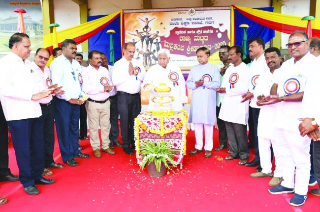 ರಾಜ್ಯ ಮಟ್ಟದ ಮಲ್ಲಕಂಬ ಕ್ರೀಡಾಕೂಟಕ್ಕೆ ಚಾಲನೆಮಲ್ಲಕಂಬ ಶ್ರೇಷ್ಠ ಕ್ರೀಡೆ: ಸಚಿವ ಎಚ್‌.ಕೆ.ಪಾಟೀಲ  