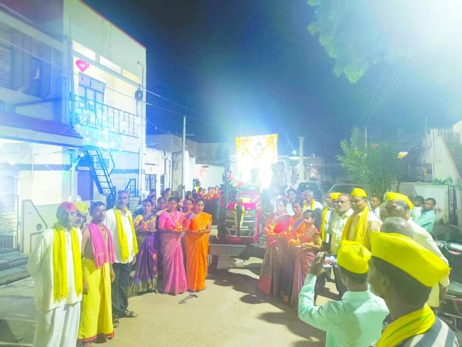  ಶಂಕ್ರ​‍್ಪ ಸಿನ್ನೂರದೇವಾಂಗ ಸಮಾಜದ ವತಿಯಿಂದ ಭಾವಚಿತ್ರ ಮೆರವಣಿಗೆ, ಧಾರ್ಮಿಕ ಕಾರ್ಯಕ್ರಮ 