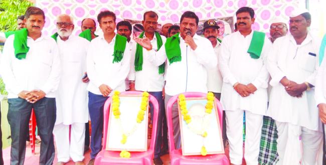 ಕಬ್ಬಿನ ಬೆಲೆ ನಿಗದಿಗಾಗಿ ಅನಿರ್ದಿಷ್ಟಾವಧಿ ಮುಷ್ಕರ  