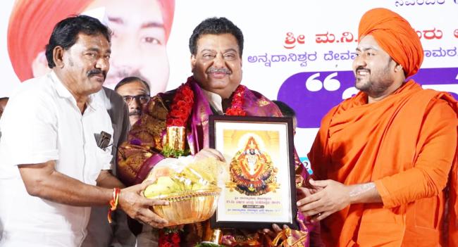 ಬಂಜರು ಭೂಮಿಯನ್ನು ನೀರಾವರಿ ಮೂಲಕ ನಂದನವನವನ್ನಾಗಿ ಮಾಡಿರುವ ಸಚಿವ ಎಂ.ಬಿ. ಪಾಟೀಲರ