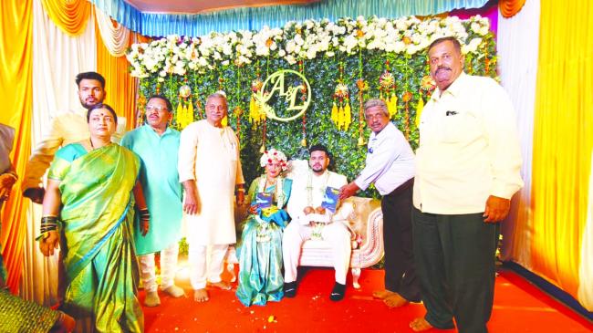 ಕವಿತಾ ಈರಪ್ಪ ಎಮ್ಮಿ ಅವರ ಕುಟುಂಭದ ಶುಭ ವಿವಾಹ  