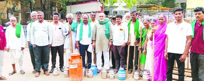 ಗ್ರಾಮ, ಗೋಮಾಳಕ್ಕೆ ದಾರಿ ಬಿಡಲು ಆಗ್ರಹಿಸಿ ರೈತರ ಮನವಿ  