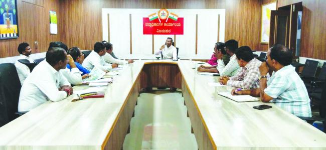 ವ್ಯವಸ್ಥಿತವಾಗಿ ಪರೀಕ್ಷೆ ನಡೆಸುವಂತೆ ಅಪರ ಜಿಲ್ಲಾಧಿಕಾರಿ ಸೋಮಲಿಂಗ ಗೆಣ್ಣೂರ ಸೂಚನೆ 