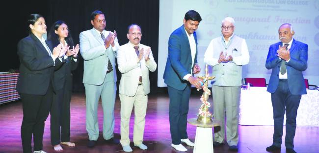 ವೃತ್ತಿಪರ ನೀತಿ ಕಾನೂನು ವಿದ್ಯಾರ್ಥಿಗಳಿಗೆ ಅತ್ಯಂತ ಮುಖ್ಯ: ಕಾಮಗೌಡ  