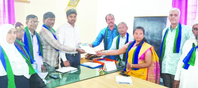 ಕೊಳಗೇರಿ ಪ್ರದೇಶಗಳ ವಸತಿ ಮತ್ತು ಮೂಲಭೂತ ಸೌಲಭ್ಯಕ್ಕೆ ಆದ್ಯತೆ ನೀಡಲು ಒತ್ತಾಯಿಸಿ ಮನವಿ 