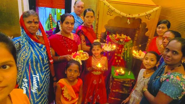 ಗೌರಿ ಹುಣ್ಣಿಮೆಗೆ ಗ್ರಾಮೀಣ ಹೆಂಗಳೆಯರಲ್ಲಿ ಸಂಭ್ರಮದ ಕಳೆ