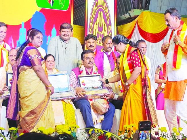 ಡಾ.ಎಸ್‌.ಬಿ. ಬಸೆಟ್ಟಿಯವರಿಗೆ “ಧೀಮಂತ ಸನ್ಮಾನ” ಪ್ರಶಸ್ತಿ ಪ್ರದಾನ 