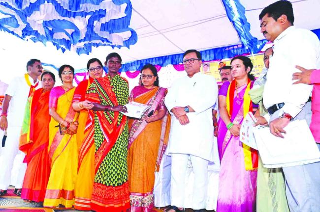 ಮನೆಇಲ್ಲದ ಕುಟುಂಬಗಳಿಗೆ ನಿವೇಶನ ಒದಗಿಸುವ ಭರವಸೆ 