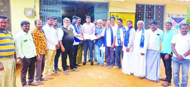 ಕಂಪ್ಲಿ ಸಮುದಾಯ ಆರೋಗ್ಯ ಕೇಂದ್ರಕ್ಕೆ ತಜ್ಞ ವೈದ್ಯರನ್ನು ಹಾಗೂ ಸಿಬ್ಬಂದಿಗಳನ್ನು ನೇಮಕ ಮಾಡುವಂತೆ ಮನವಿ  