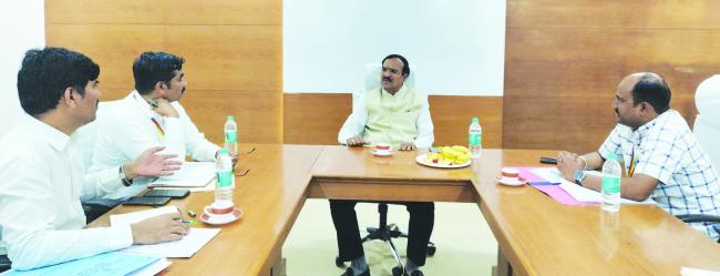 ವಸತಿ ನಿಲಯಗಳಲ್ಲಿ ಮಕ್ಕಳಿಗೆ ಎಲ್ಲಾ ರೀತಿಯ ಸೌಲಭ್ಯಗಳನ್ನು ನೀಡಿ- ಸುರೇಶ ವಂಟಿಗೋಡಿ 