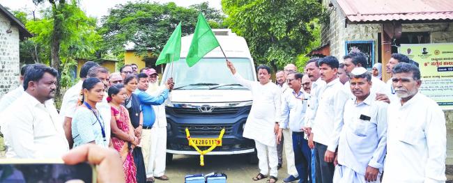 ಕಾಲುಬಾಯಿ ರೋಗ ಲಸಿಕಾ ಅಭಿಯಾನಕ್ಕೆ ಶಾಸಕ ಮನಗೂಳಿ ಚಾಲನೆ 