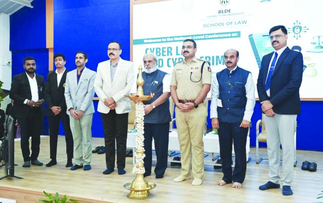 ಇಂದಿನ ತಂತ್ರಜ್ಞಾನದ ಯುಗದಲ್ಲಿ ಡಿಜಿಟಲ್ ಅಪರಾಧ ಹೆಚ್ಚಳ ಸಾರ್ವಜನಿಕರಲ್ಲಿ ಜಾಗೃತಿ ಹೊಂದುವುದು ಅಗತ್ಯ