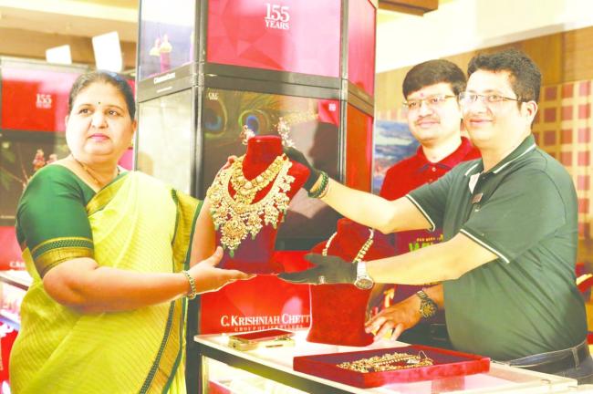 ಹೊಸಪೇಟೆಯಲ್ಲಿ ಸಿ. ಕೃಷ್ಣಯ್ಯ ಚೆಟ್ಟಿಗ್ರೂಪ್‌ನ ಆಭರಣ ಪ್ರದರ್ಶನ 