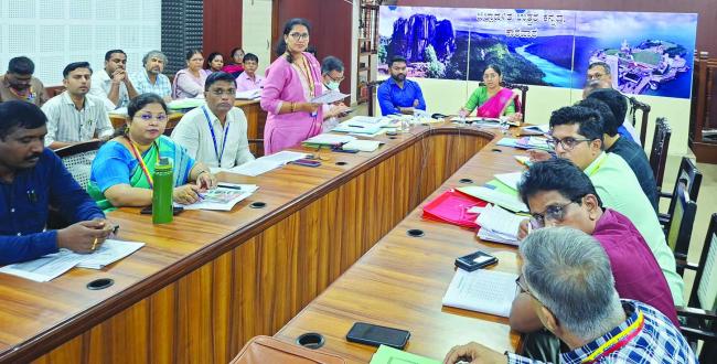 ಶಾಲಾ ಕಾಲೇಜು ವ್ಯಾಪ್ತಿಯಲ್ಲಿ ತಂಬಾಕು ಮಾರಾಟ ನಡೆಯದಂತೆ ಎಚ್ಚರವಹಿಸಿ: ಜಿಲ್ಲಾಧಿಕಾರಿ 