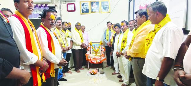 ಕನಕದಾಸರ ಆದರ್ಶವನ್ನು ಪಾಲಿಸಿ ಉತ್ತಮ ಸಮಾಜ ಕಟ್ಟೋಣ: ತಹಶೀಲ್ದಾರ ರವೀಂದ್ರ ಹಾದಿಮನಿ 