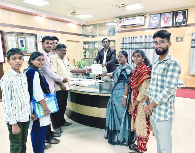  ಎಸ್‌ಎಫ್‌ಐ ಹಾಸ್ಟೆಲ್ ವಿದ್ಯಾರ್ಥಿಗಳ ರಾಜ್ಯ ಮಟ್ಟದ ಸ್ವಾಗತ ಸಮಿತಿ ವತಿಯಿಂದ ಅಭಿನಂದನೆ 