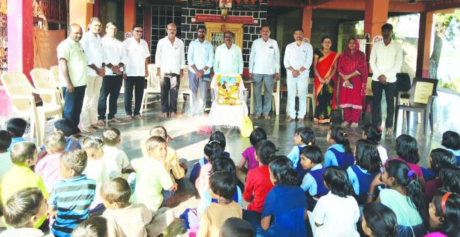 ಗುಬ್ಬೇವಾಡ ಶಾಲೆಯಲ್ಲಿ ಭಕ್ತ ಕನಕದಾಸರ ಜಯಂತಿ ಆಚರಣೆ 