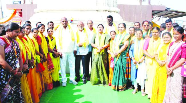 ಕನಕದಾಸರ ಜಯಂತಿ ಮಾಡಿದರೆ ಸಾಲದು ಅವರ ಆದರ್ಶಗಳನ್ನು  ಅಳವಡಿಸಿಕೊಳ್ಳಬೇಕು  