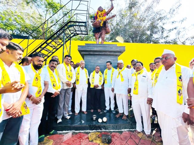 ಚಿಕ್ಕೋಡಿಯಲ್ಲಿ ಕನಕದಾಸರ ಜಯಂತಿ ಅದ್ದೂರಿಯಾಗಿ ಆಚರಣೆ